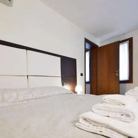 Residenza Ai Do Mori Apartment