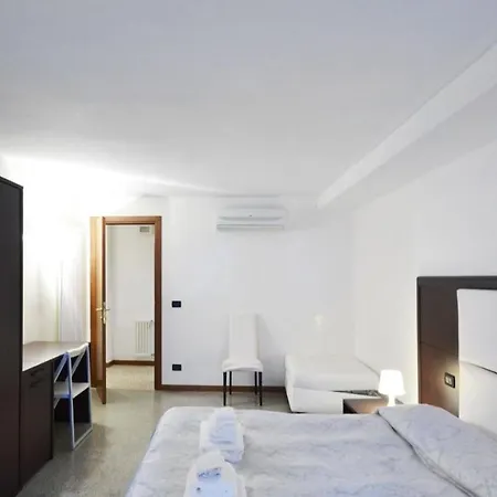 Residenza Ai Do Mori * Venice