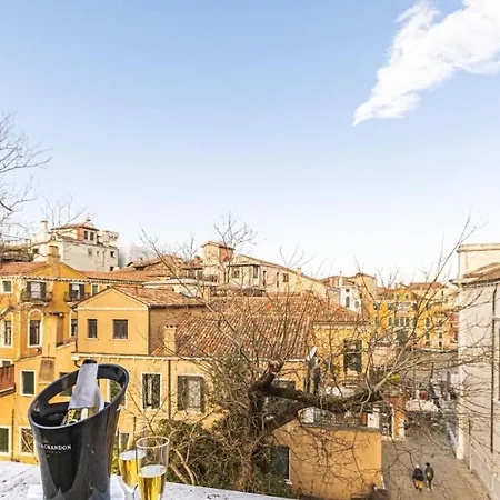 Penthouse Accademia Apartment Venice