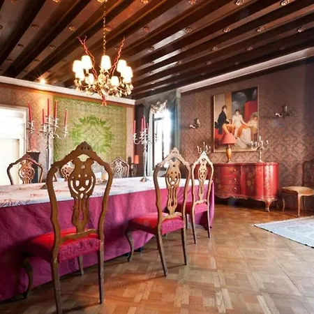 Charming Large Palazzo In Center For Up To 9 People Apartment Venice