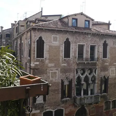 Charming Large Palazzo In Center For Up To 9 People *