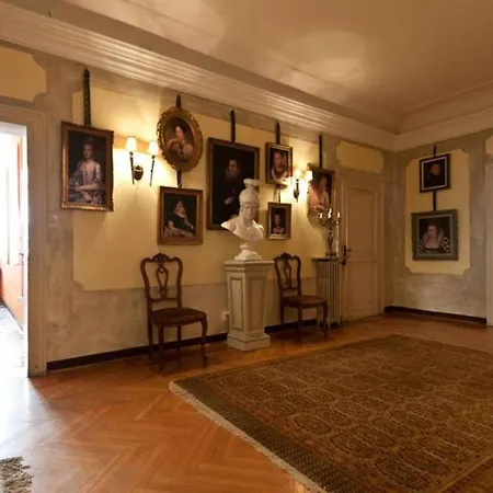 Charming Large Palazzo In Center For Up To 9 People