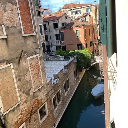 Rio Del Piombo Suites *