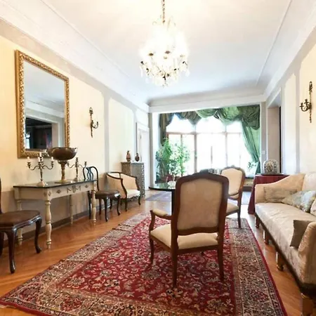 Charming Large Palazzo In Center For Up To 9 People Apartment