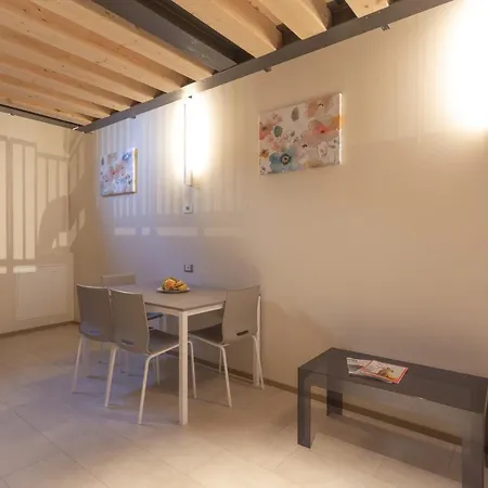 アパート 8 Loft *