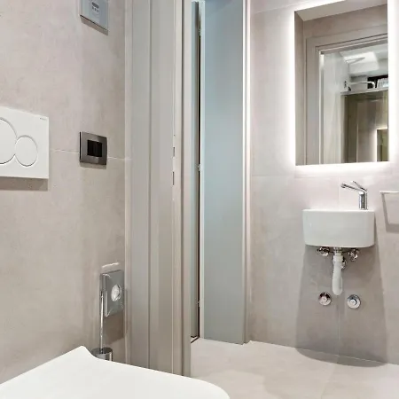 Brand New Boutique Apartment In The Heart Of Venice *