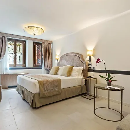 Brand New Boutique Apartment In The Heart Of Venice * Venice