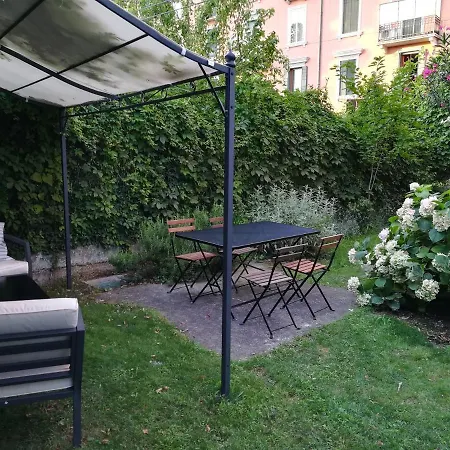 Apartment Accogliente A Dorsoduro Con Giardino! Venice