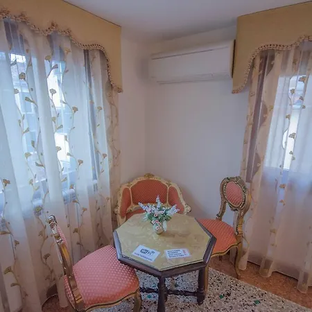 Ca' Pierre Apartment Venice