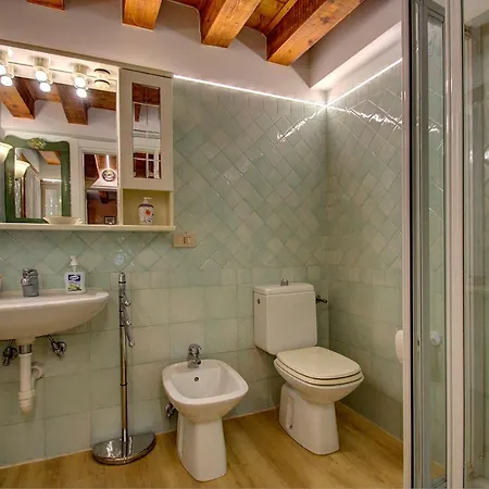 Apartment Cruise Harbor Next 4pax, Mob Aircond, Wifi Venice