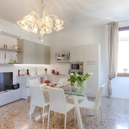 Perla * Venice