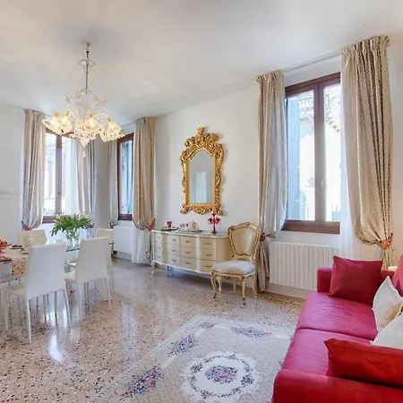 Perla Apartment *