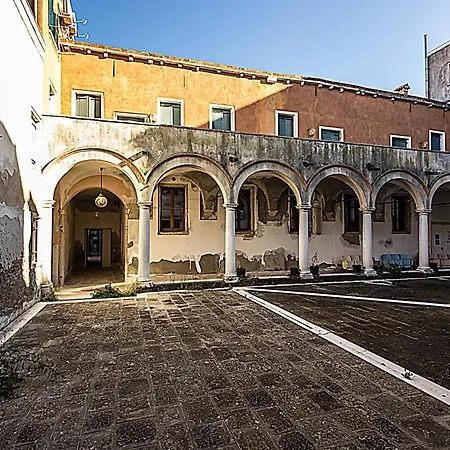 Ca' Della Tana * Venice