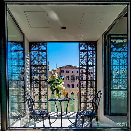 La Loggia Grand Canal Venice
