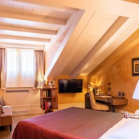 Moresco Hotel 4*