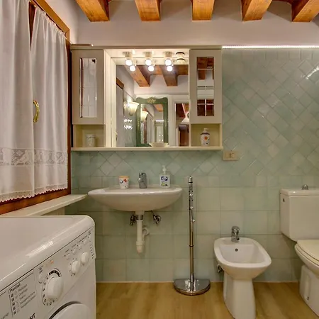 Cruise Harbor Next 4pax, Mob Aircond, Wifi Apartment
