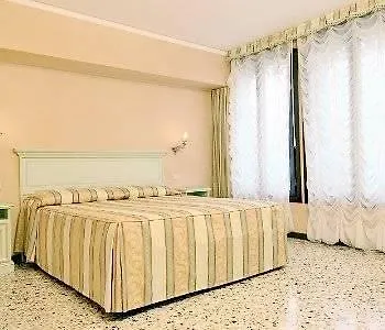 Hotel Firenze Venice