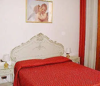 بيت ضيافة Ca' San Marcuola 1 2*