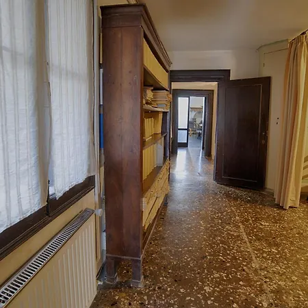 Vintage Apartment *