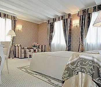 Hotel Acca Venice