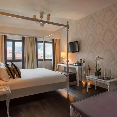 Carnival Palace - Collection Hotel