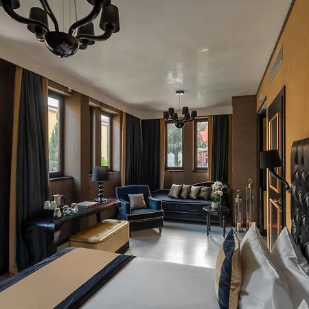 Carnival Palace - Collection Hotel 4*