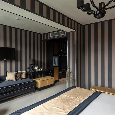 Carnival Palace - Collection Hotel 4*