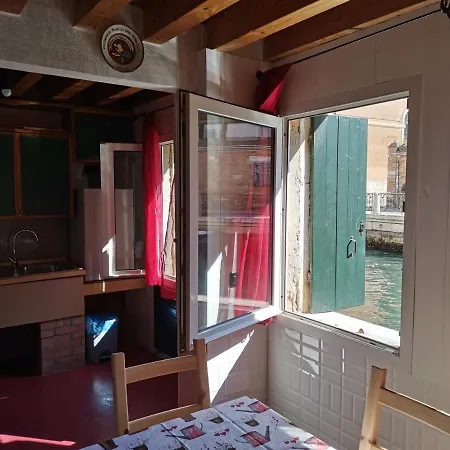 6518 Apartment *