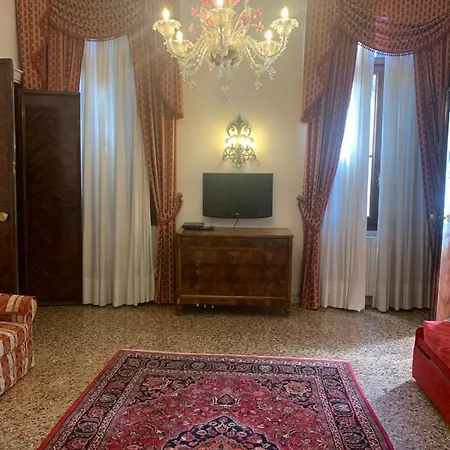 Appartamento San Polo Corner Porzione Piano Nobile