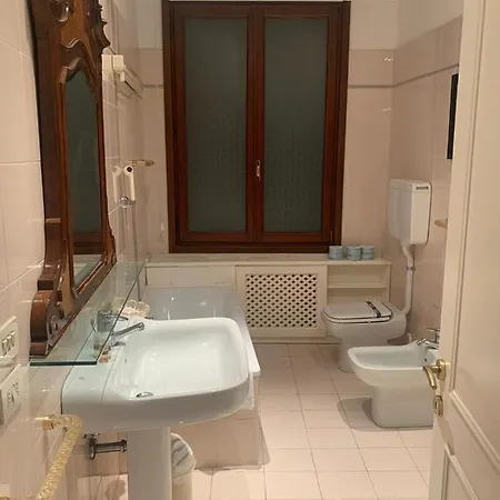 Appartamento San Polo Corner Porzione Piano Nobile Venezia
