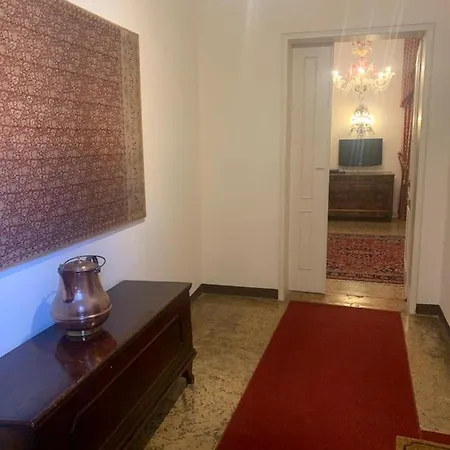 San Polo Corner Porzione Piano Nobile Appartamento *