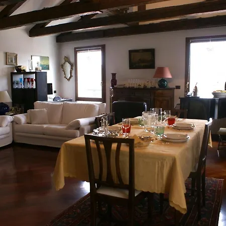 Le Mansarde Deluxe Guest house *