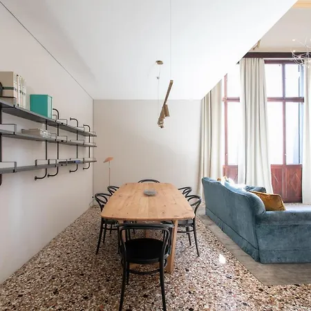 Infinite House Ca' Vendramin Venedig