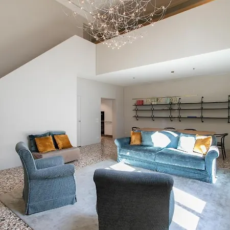 Infinite House Ca' Vendramin Venedig