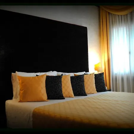 Palazzo Del Giglio 4*