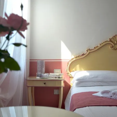 Ca' San Trovaso - 6 Bed & Breakfast 2*