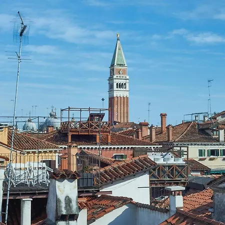 Apartment Ca' Fenice, Charming In San Marco, Sleep 7