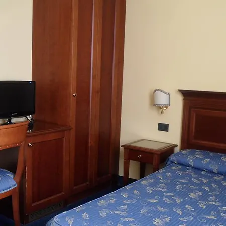 Alloggi Marinella 3*