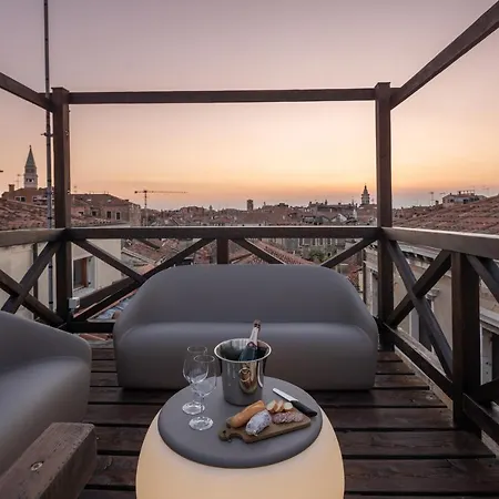 Lion Palace - San Marco R&r * Венеция