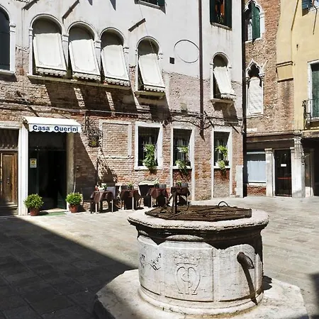 Bed & Breakfast Locanda Casa Querini 3*