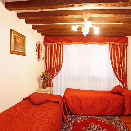 San Luca فندق 3*