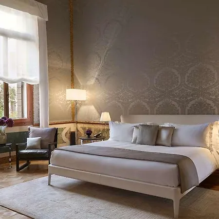 Aman Hotel 5*
