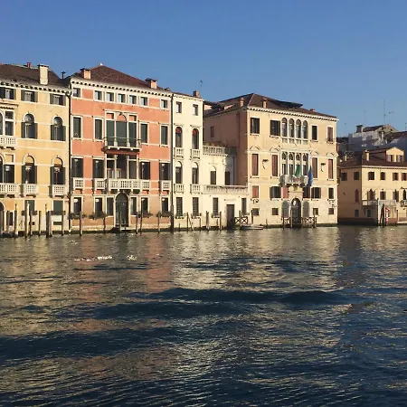 San Stae Glamour Apartment