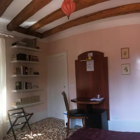 Bed & Breakfast A Le Boteghe 2*