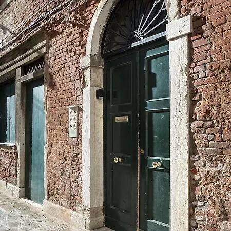 Mansardina - 1 Min From Accademia - Duplex Stylish And Cosy Apartment