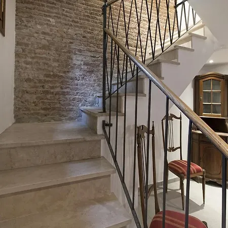 Tiziano Apartment *