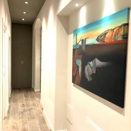 Magno Luxury Canal View Apartment