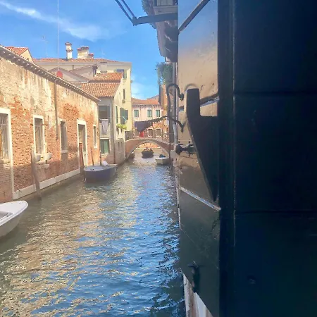 Magno Luxury Canal View * Venice