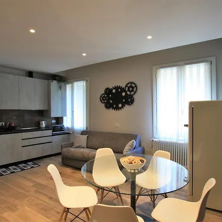Apartment Magno Luxury Canal View Venice