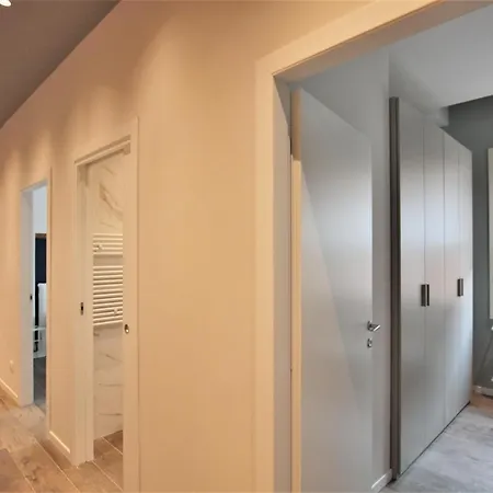 Magno Luxury Canal View Apartment *